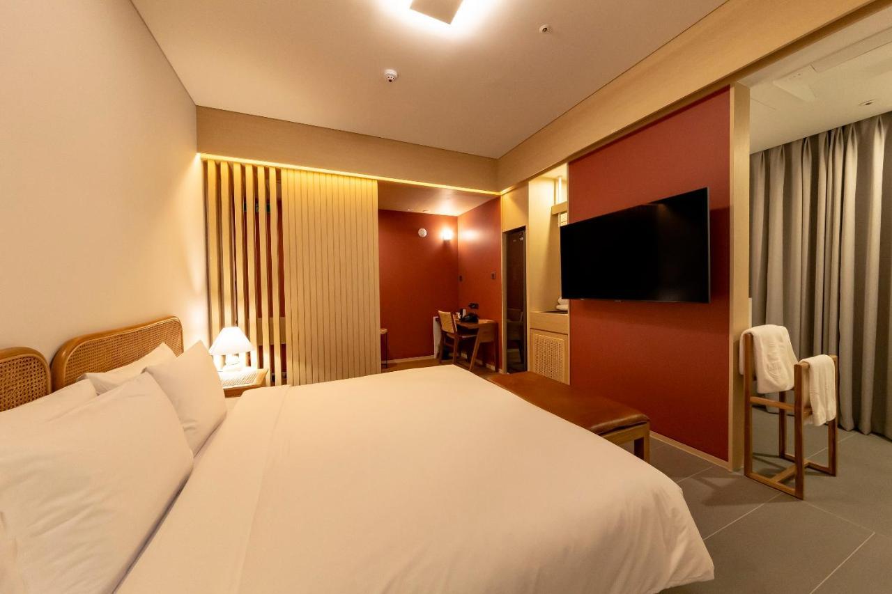 Hound Hotel Haeundae Signature Пусан Екстериор снимка