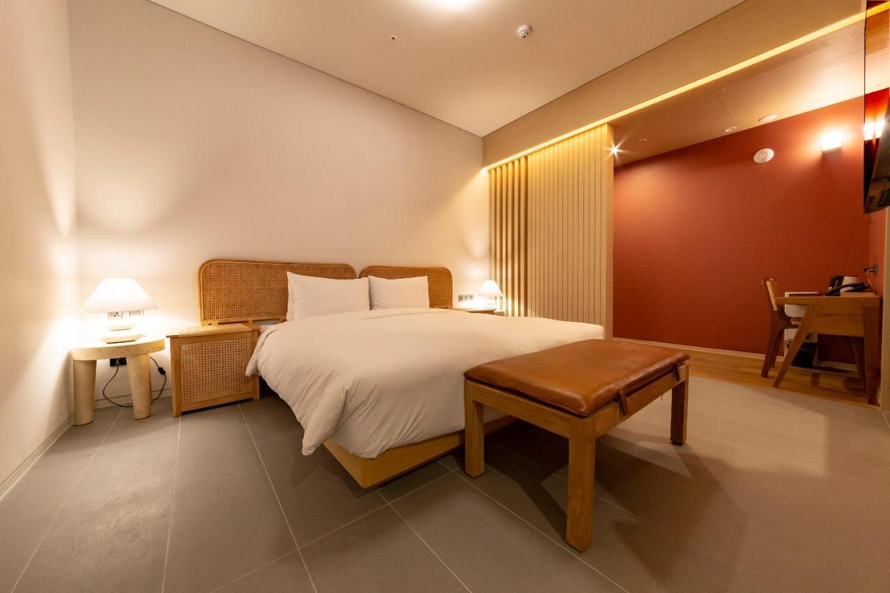 Hound Hotel Haeundae Signature Пусан Екстериор снимка